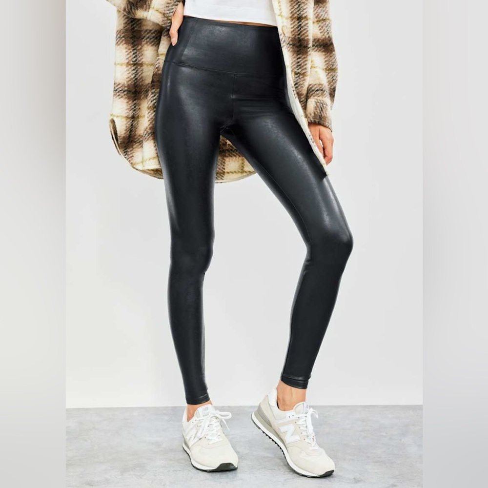 Aritzia Wilfred Free Daria pant
Size- S
Excellent condition